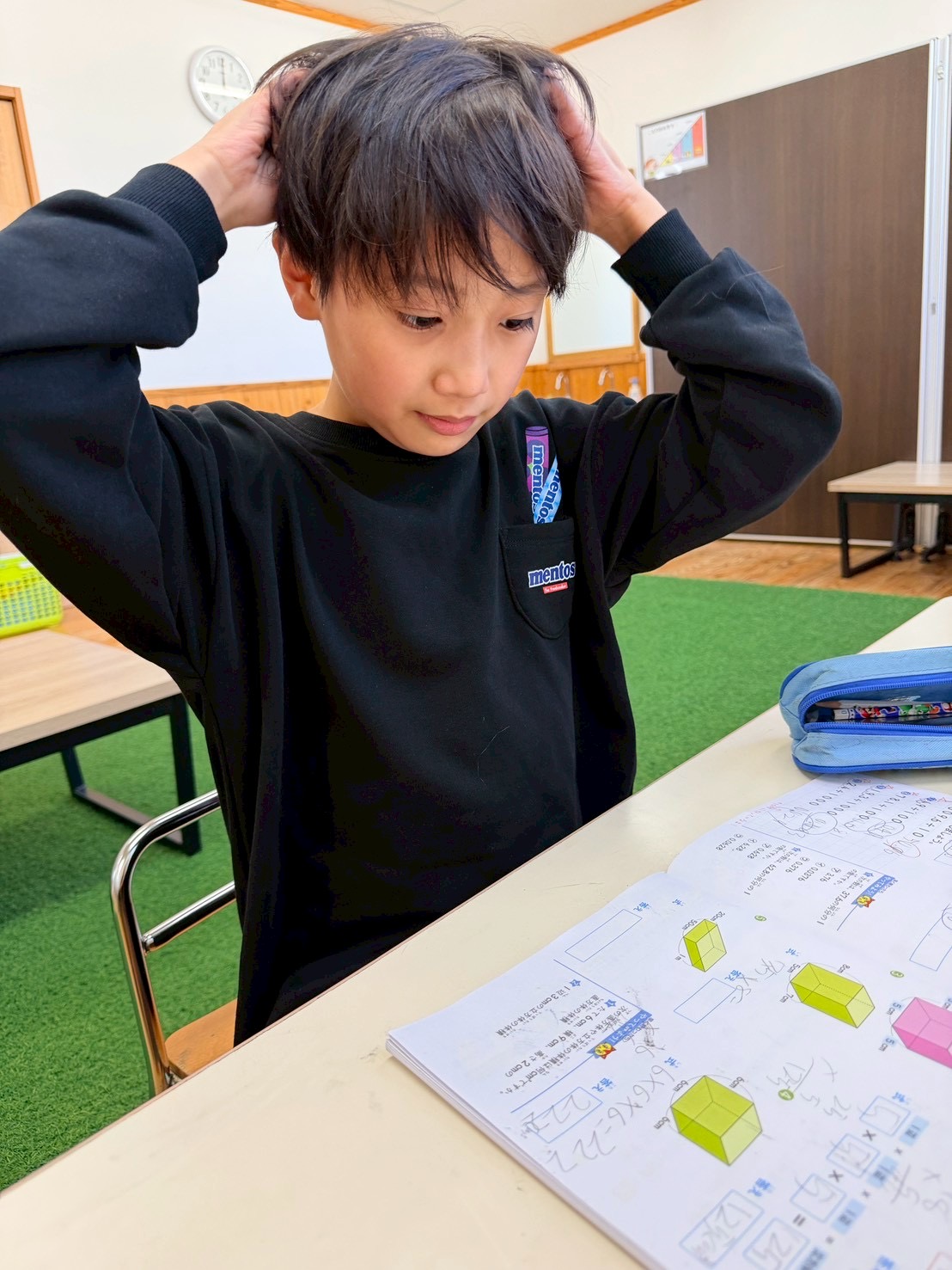 パソコン活動に取り組むお子様